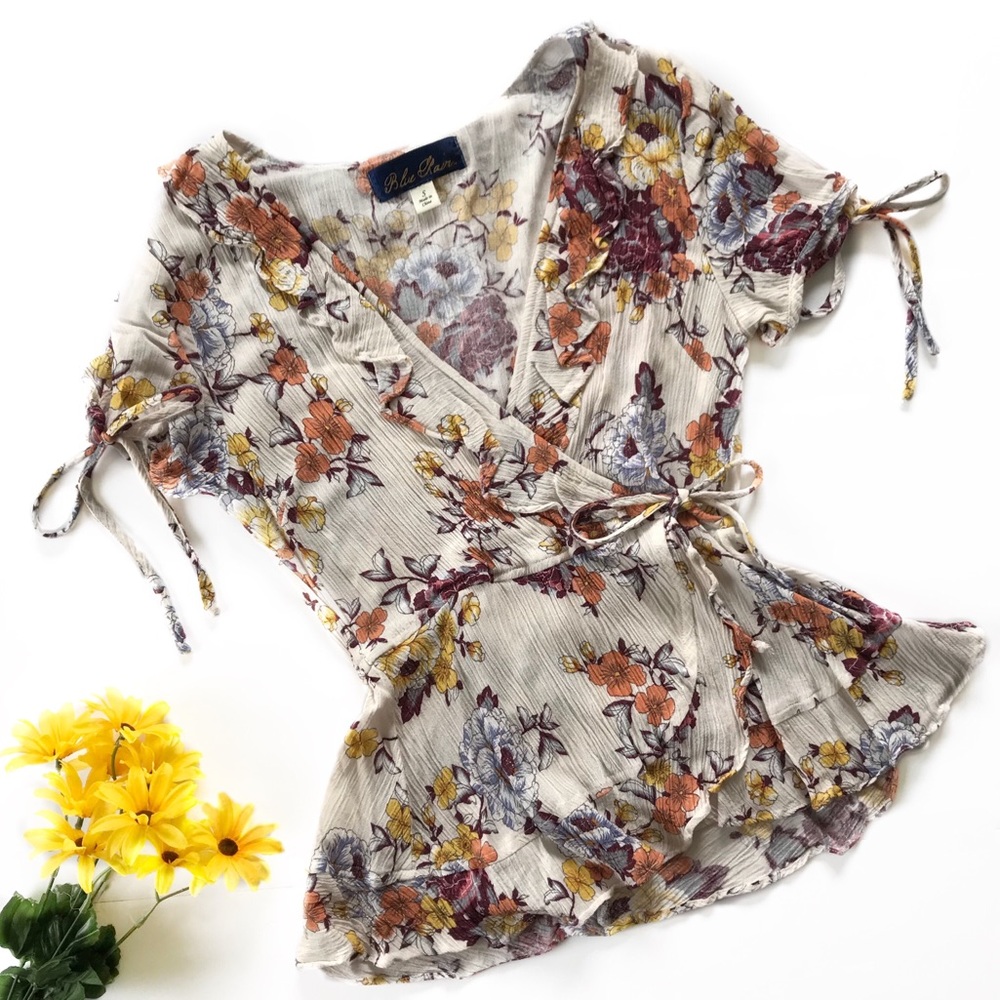 FRANCESCA’S Blue Rain • floral ruffle wrap top